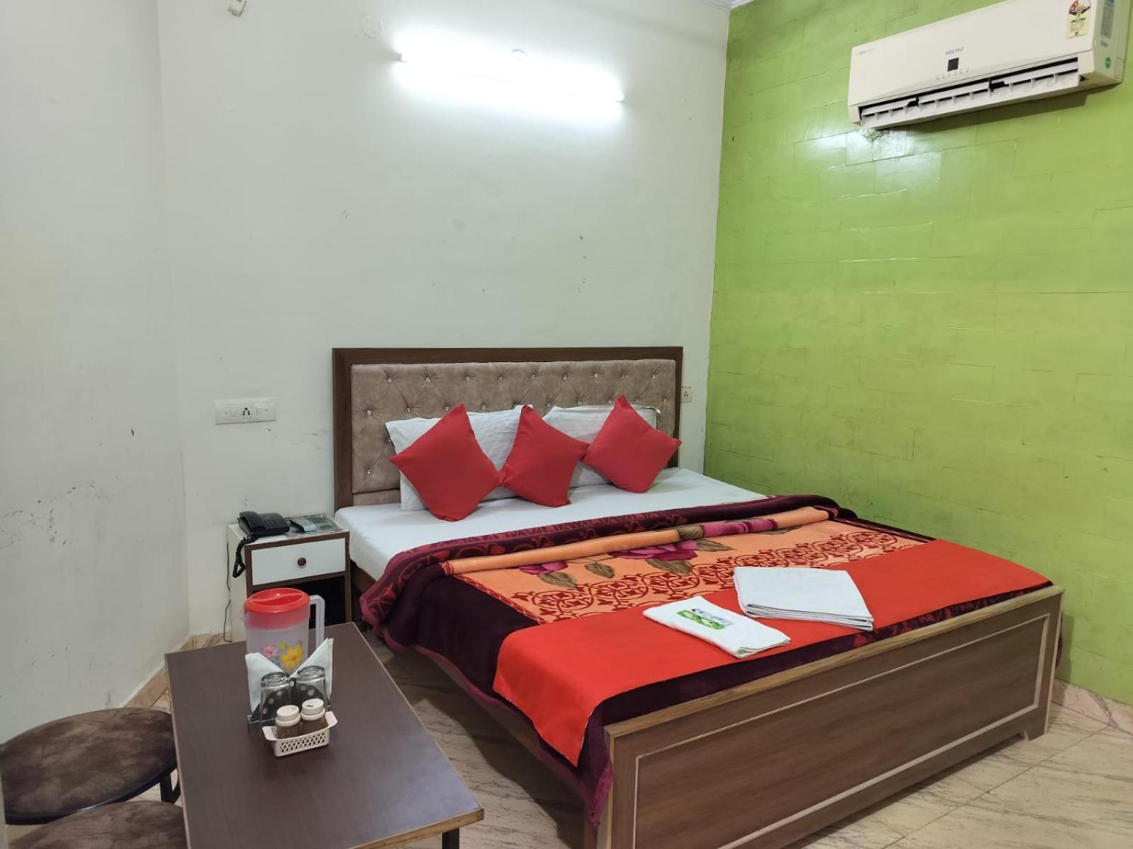 Hotel Holiday Inn Paradise Chandīgarh Eksteriør billede