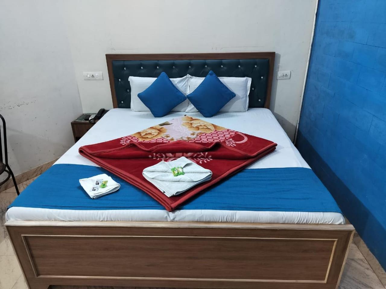 Hotel Holiday Inn Paradise Chandīgarh Eksteriør billede