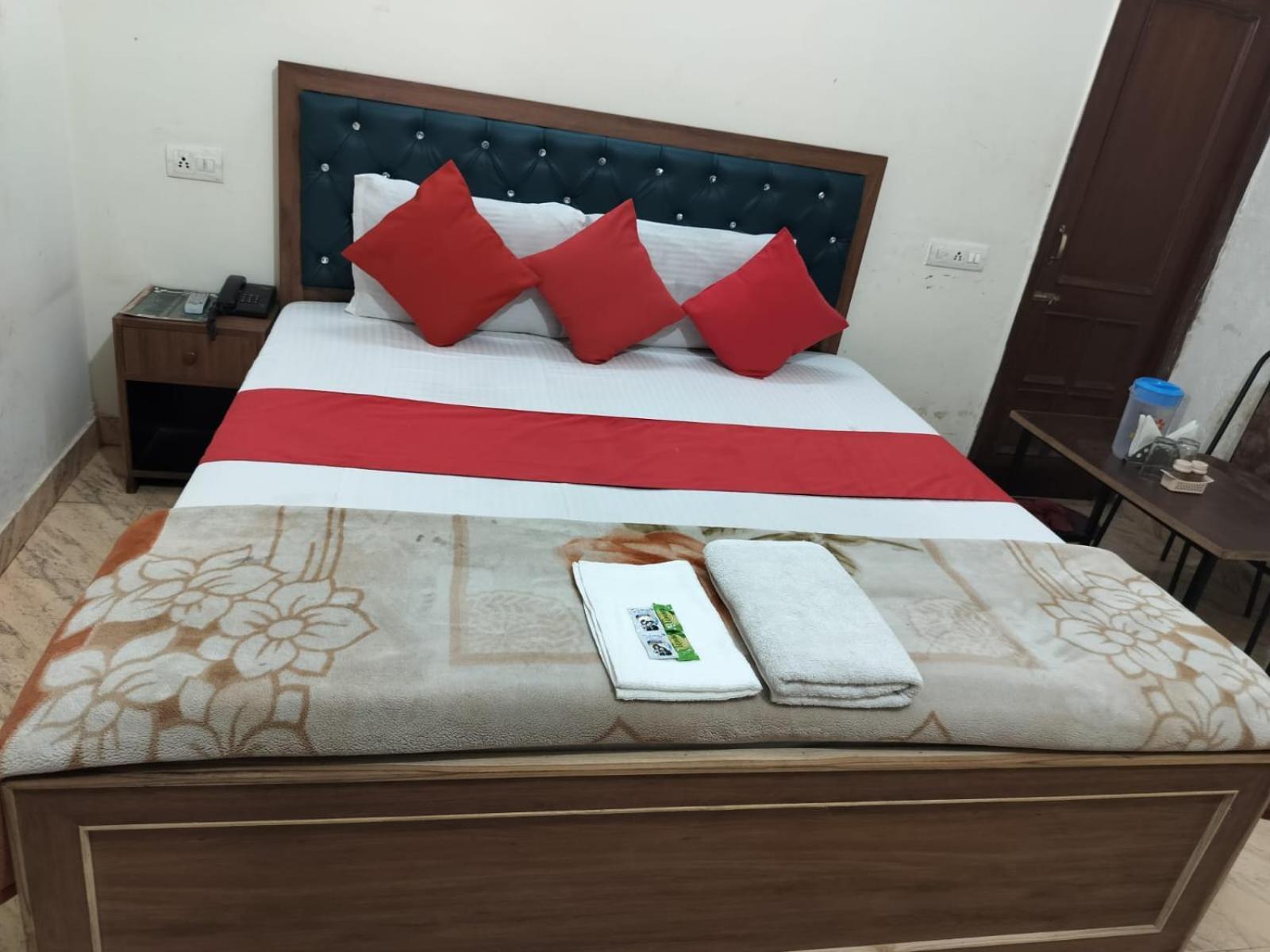 Hotel Holiday Inn Paradise Chandīgarh Eksteriør billede