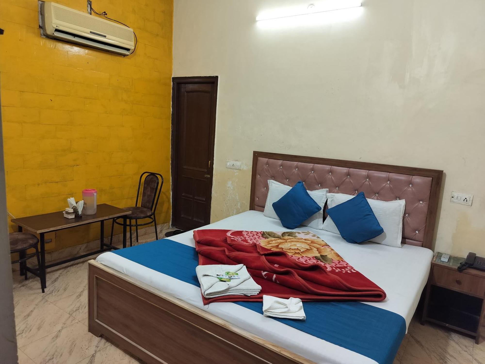Hotel Holiday Inn Paradise Chandīgarh Eksteriør billede