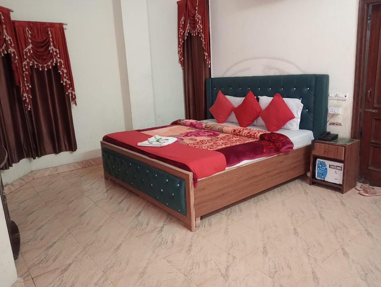 Hotel Holiday Inn Paradise Chandīgarh Eksteriør billede